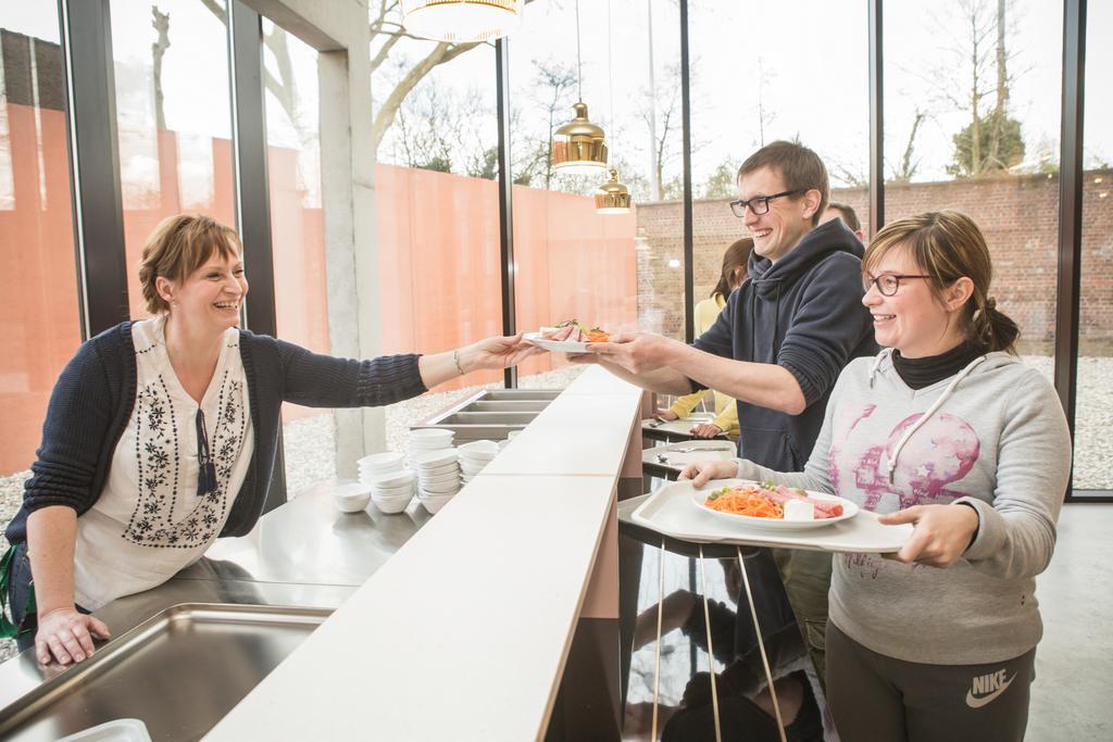 Hostel Groeninghe Kortrijk Bagian luar foto