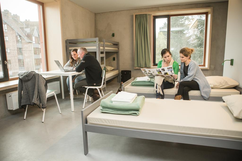 Hostel Groeninghe Kortrijk Ruang foto